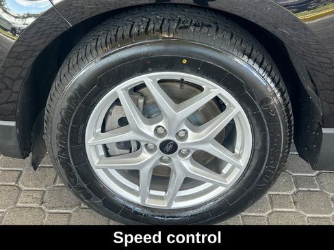 Used 2023 Ford Edge SEL image 16