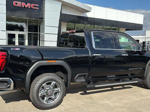 New 2026 GMC Sierra 2500 SLT w/ SLT Premium Package image 8