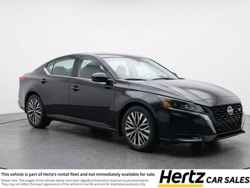 Used 2025 Nissan Altima 2.5 SV image 1