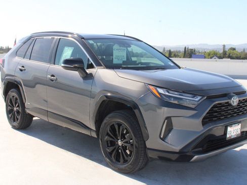 Used 2022 Toyota RAV4 XSE AWD/4WD image 2