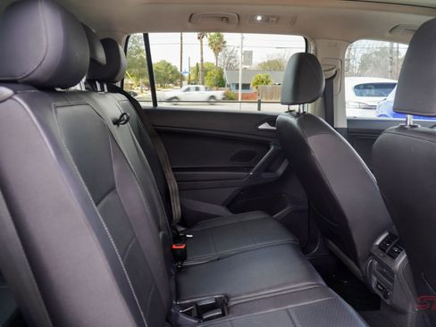 Used 2020 Volkswagen Tiguan SEL w/ Tiguan Three-Row MDO Package image 24