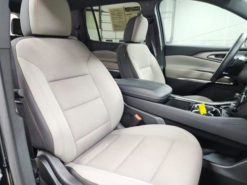 Used 2025 Chevrolet Traverse LT FWD image 43