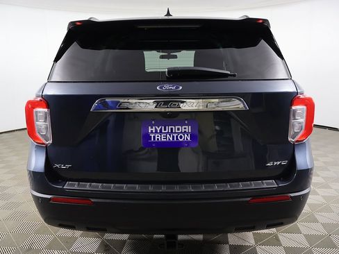 Used 2022 Ford Explorer XLT image 10