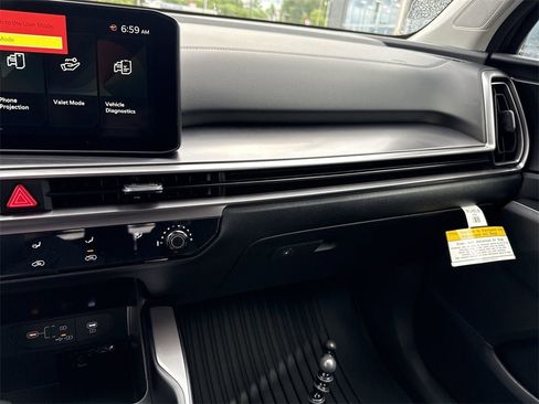 New 2025 Kia Sorento LX image 10