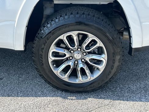 Used 2021 RAM 1500 Laramie w/ Sport Appearance Package AWD/4WD image 19