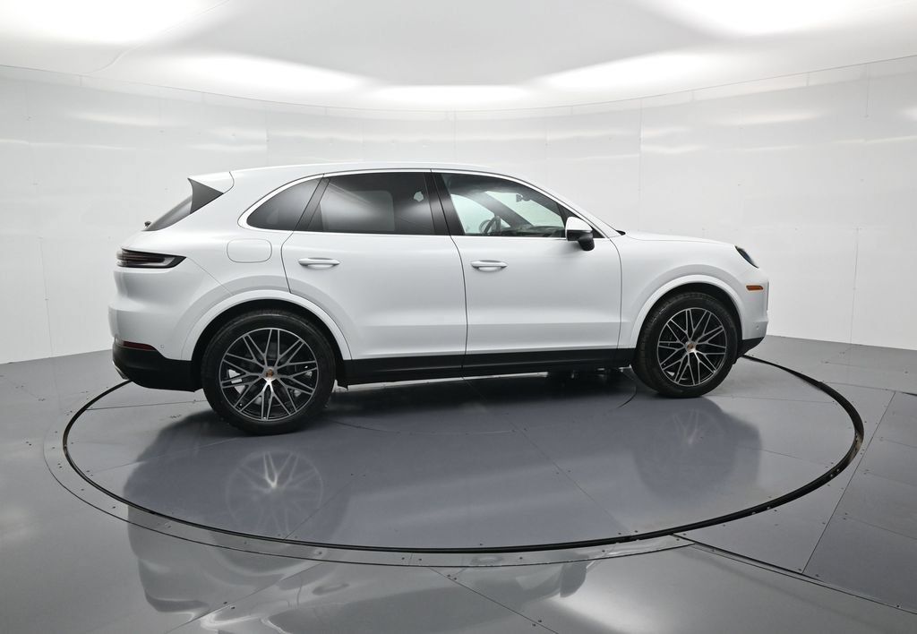 Certified 2026 Porsche Cayenne AWD/4WD image 31