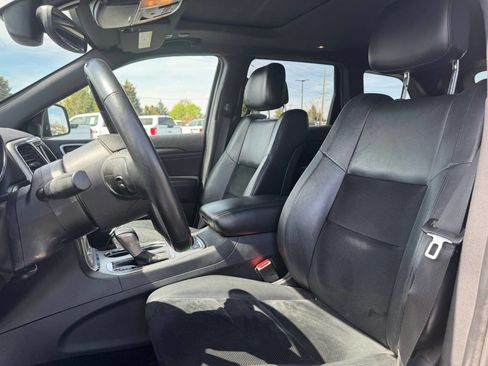 Used 2018 Jeep Grand Cherokee Laredo AWD/4WD image 10