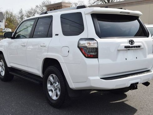 Used 2022 Toyota 4Runner SR5 Premium w/ Moonroof Package AWD/4WD image 13