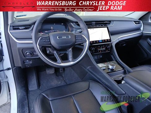 Used 2024 Jeep Grand Cherokee Limited w/ Luxury Tech Group II AWD/4WD image 13