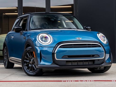 Used 2023 MINI Cooper 2-Door Hardtop FWD image 2