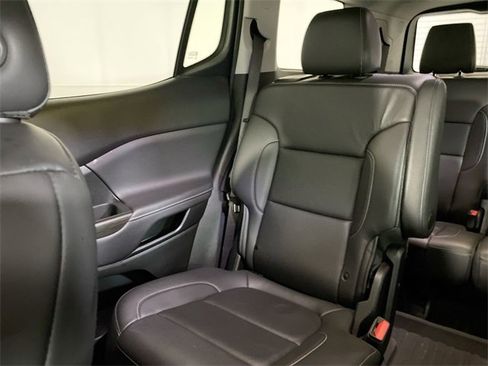 Used 2023 GMC Acadia SLT w/ LPO, Floor Liner Package image 12