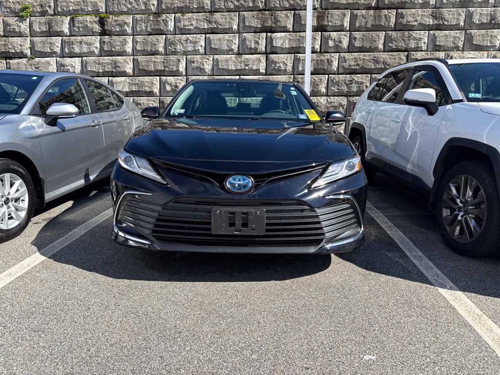 Used 2024 Toyota Camry XLE w/ Navigation Package FWD image 2