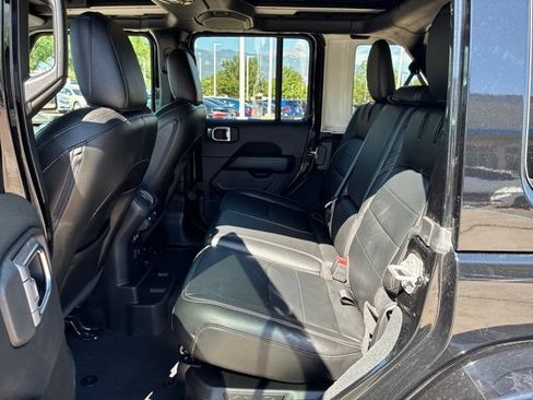 Used 2023 Jeep Wrangler Unlimited Sahara w/ Cold Weather Group AWD/4WD image 11
