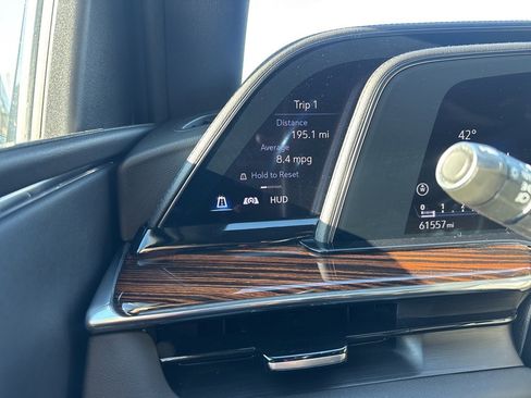 Used 2023 Cadillac Escalade ESV Premium Luxury image 20