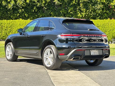 Certified 2025 Porsche Macan AWD/4WD image 3
