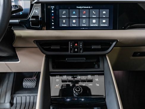 Certified 2025 Porsche Macan 4 Electric image 19