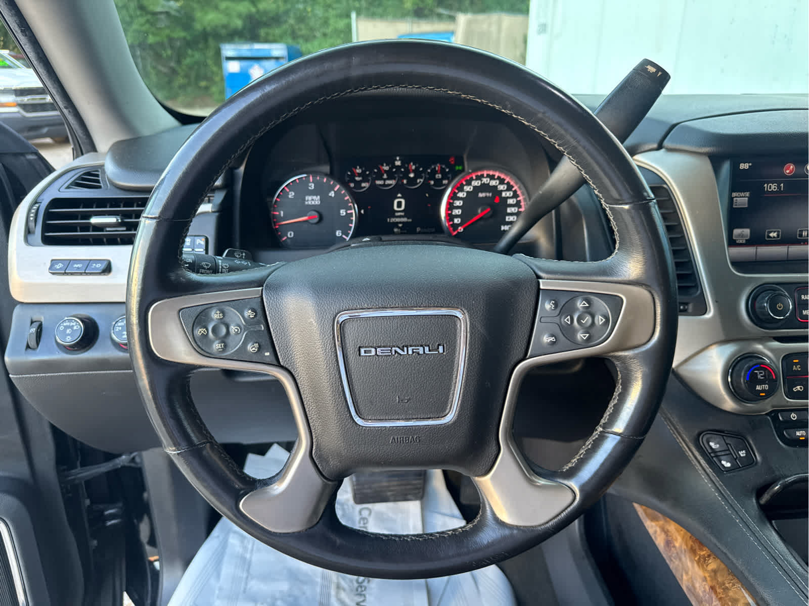 Used 2015 GMC Yukon Denali w/ Touring Package AWD/4WD image 23