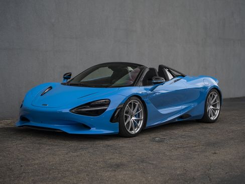 Used 2026 McLaren 750S Spider RWD image 1