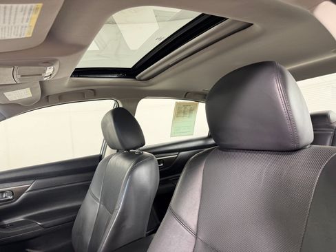 Used 2015 Nissan Altima 3.5 SL FWD image 23