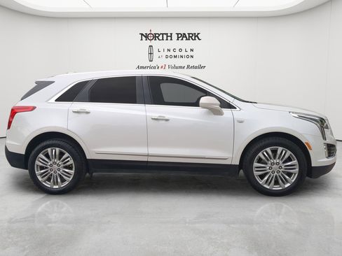 Used 2019 Cadillac XT5 Premium Luxury FWD image 2