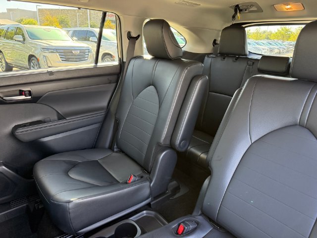 Used 2026 Toyota Highlander XLE AWD/4WD image 29