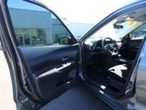 Used 2022 Nissan Kicks SV image 9