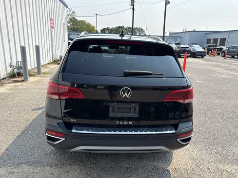 Used 2022 Volkswagen Taos SE FWD image 7