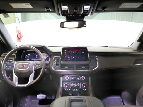 Used 2023 GMC Yukon SLT image 2