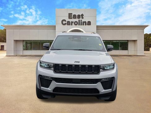 New 2026 Jeep Grand Cherokee L Limited w/ Limited Altitude Package AWD/4WD image 8