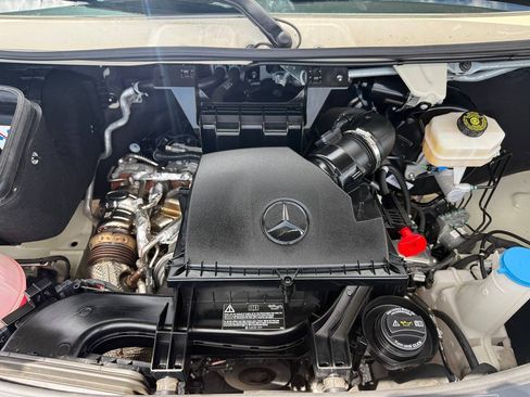 Used 2023 Mercedes-Benz Sprinter 2500 image 9