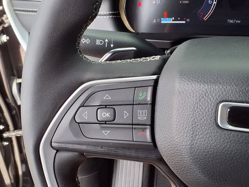 Used 2025 Jeep Grand Cherokee L Altitude RWD image 33