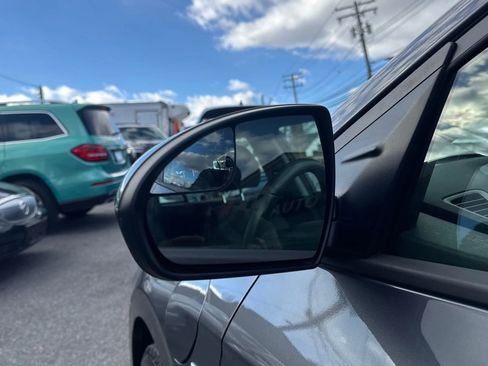 Used 2019 Hyundai Ioniq Plug-In Hybrid image 16