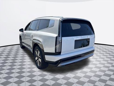 New 2026 Hyundai Ioniq 9 SEL image 8