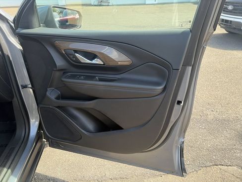 Used 2019 GMC Terrain SLE w/ Driver Convenience Package FWD image 16