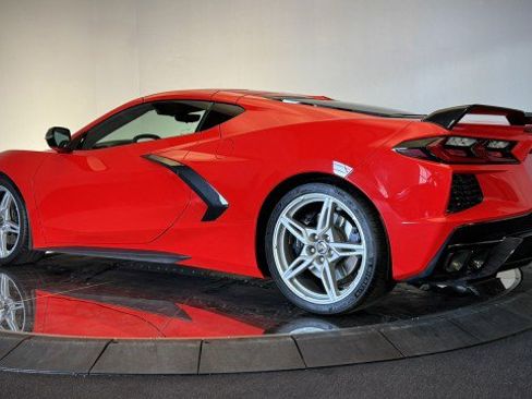Used 2024 Chevrolet Corvette Stingray Premium Cpe w/ Z51 Performance Package RWD image 22