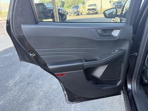 Used 2022 Ford Escape SE AWD/4WD image 16