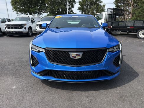 Used 2025 Cadillac CT4 V RWD image 3
