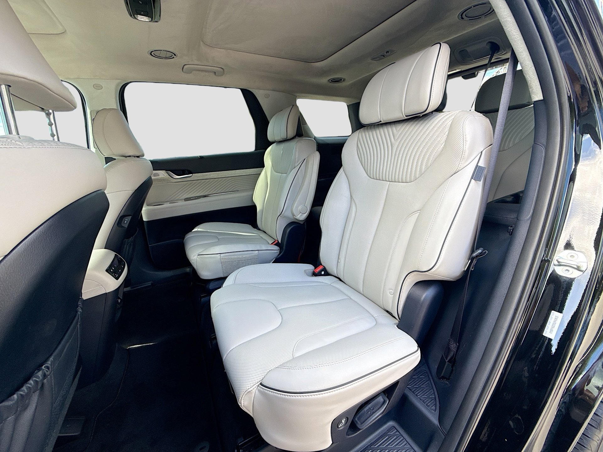 Used 2025 Hyundai Palisade Calligraphy FWD image 20