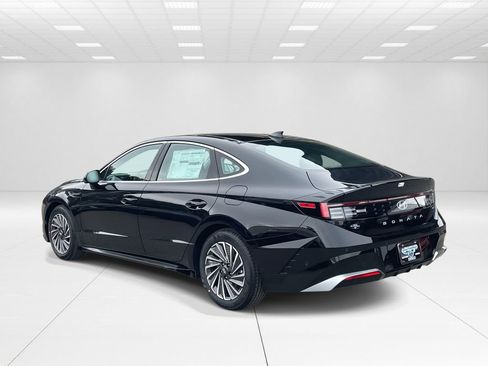 New 2026 Hyundai Sonata Limited FWD image 4