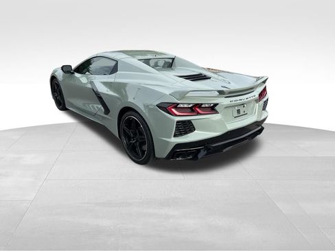 Used 2024 Chevrolet Corvette Stingray Premium Conv w/ Z51 Performance Package RWD image 4