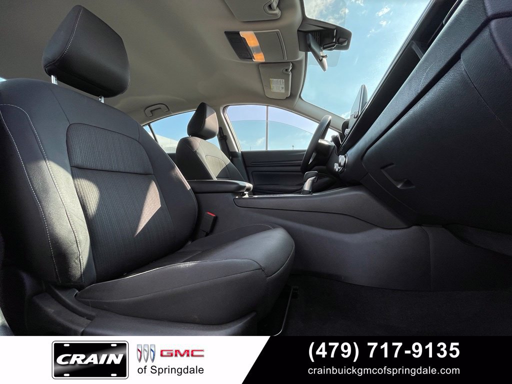 Used 2025 Nissan Altima 2.5 SV FWD image 29