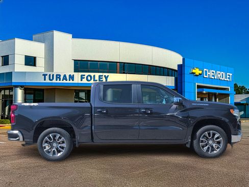 Used 2024 Chevrolet Silverado 1500 LT AWD/4WD image 8
