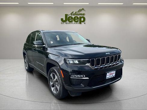 Used 2023 Jeep Grand Cherokee 4WD 4xe image 3