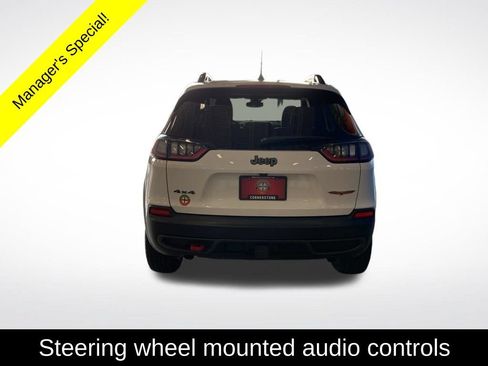 Used 2022 Jeep Cherokee Trailhawk w/ Comfort/Convenience Group AWD/4WD image 18