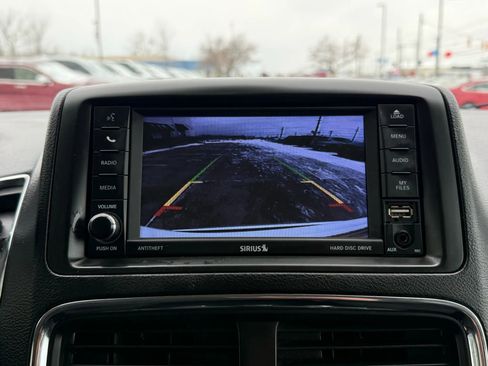 Used 2019 Dodge Grand Caravan SE w/ UConnect Hands-Free Group image 42