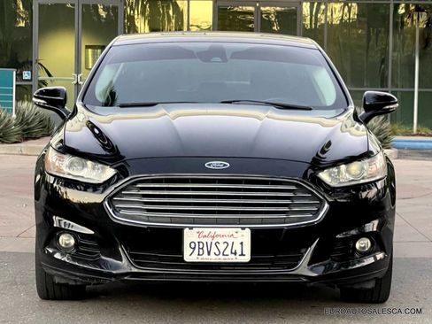 Used 2014 Ford Fusion Titanium image 2