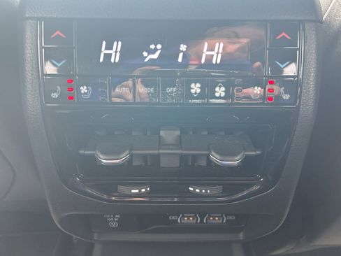 Used 2023 Jeep Grand Cherokee Summit image 23