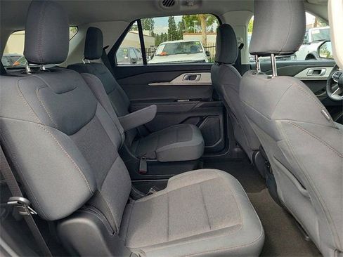 Used 2025 Ford Explorer Active image 17