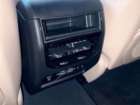 Used 2023 Jeep Grand Cherokee Limited image 25