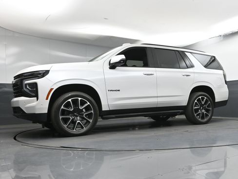 Used 2025 Chevrolet Tahoe RST w/ Comfort Package AWD/4WD image 23